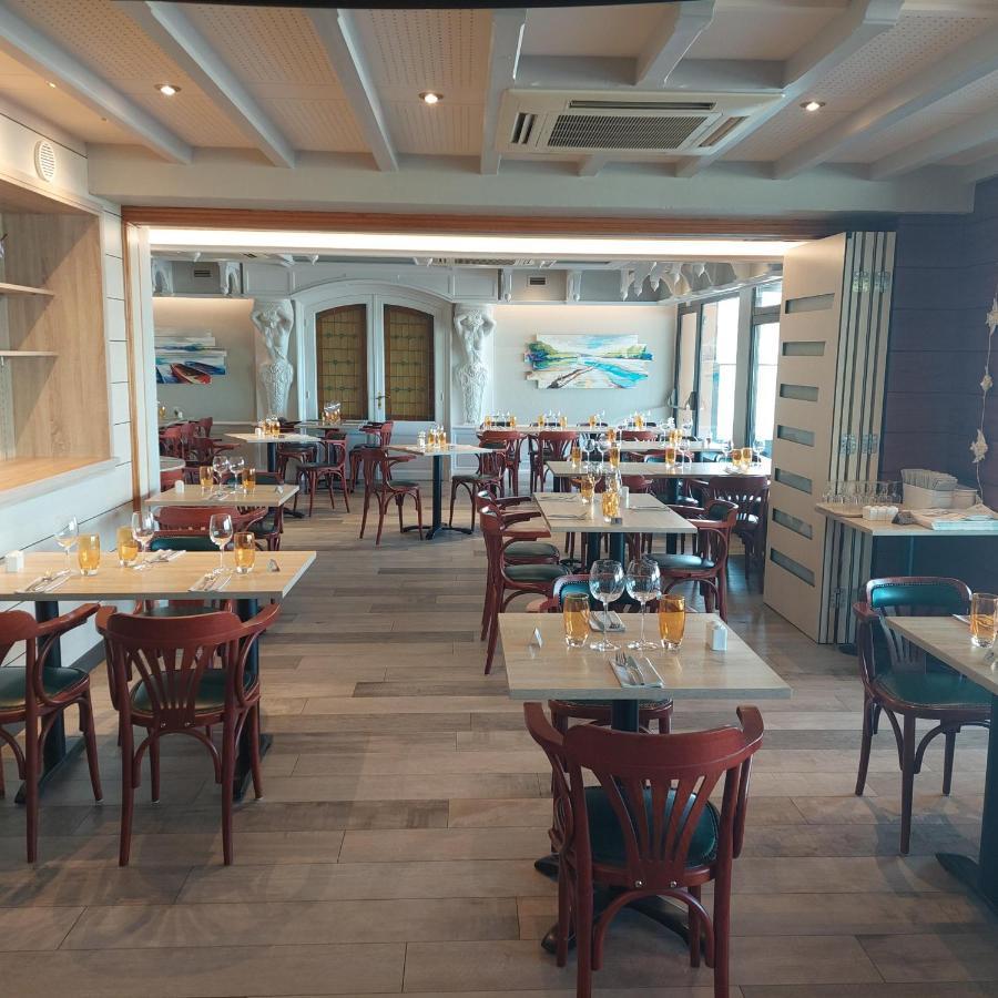 Logis Hotels - Au Poisson D'Argent - Hotel 3 Etoiles Et Restaurant Le Mesnil-en-Vallee Ngoại thất bức ảnh
