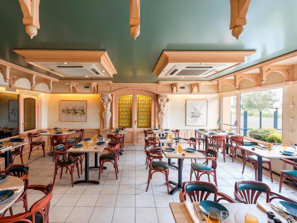 Logis Hotels - Au Poisson D'Argent - Hotel 3 Etoiles Et Restaurant Le Mesnil-en-Vallee Ngoại thất bức ảnh